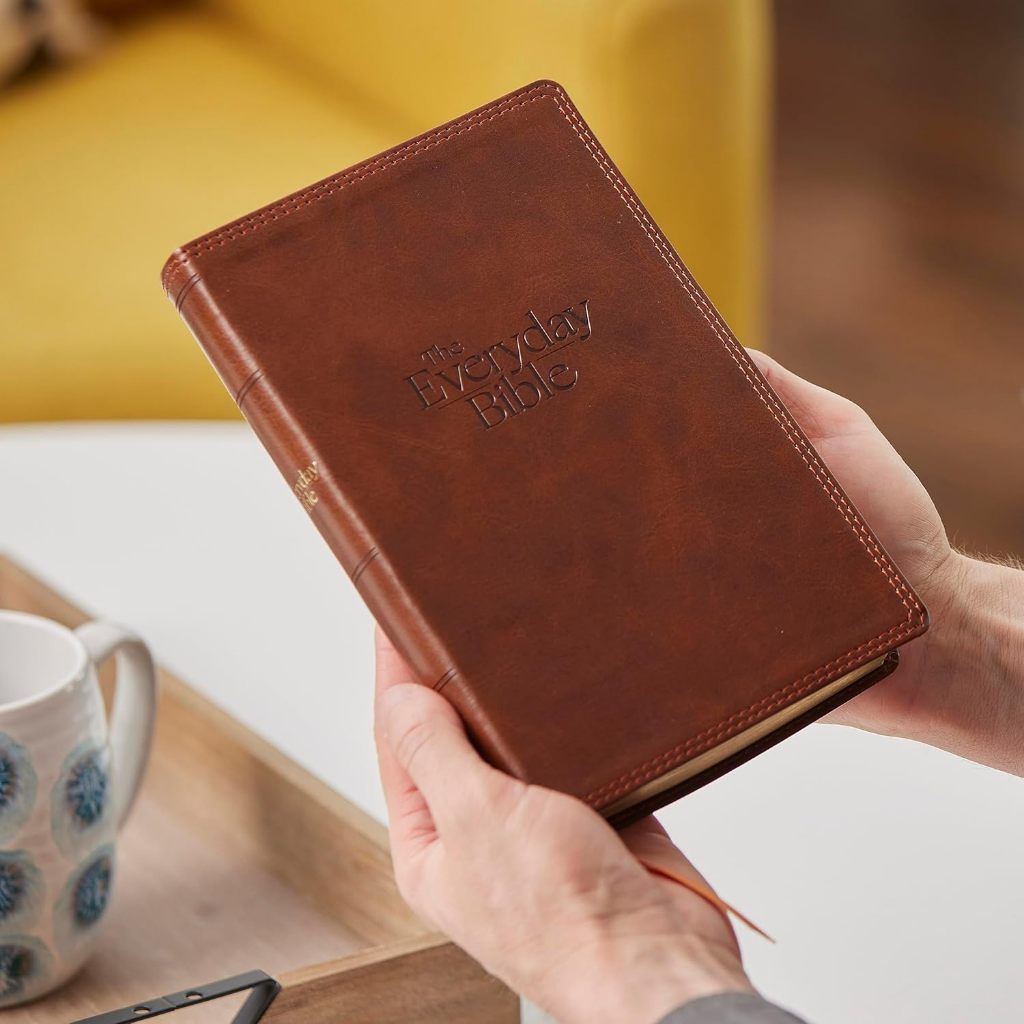 NKJV The Everyday Bible, Brown Leathersoft, Red Letter, Comfort Print: 365 Daily Readings