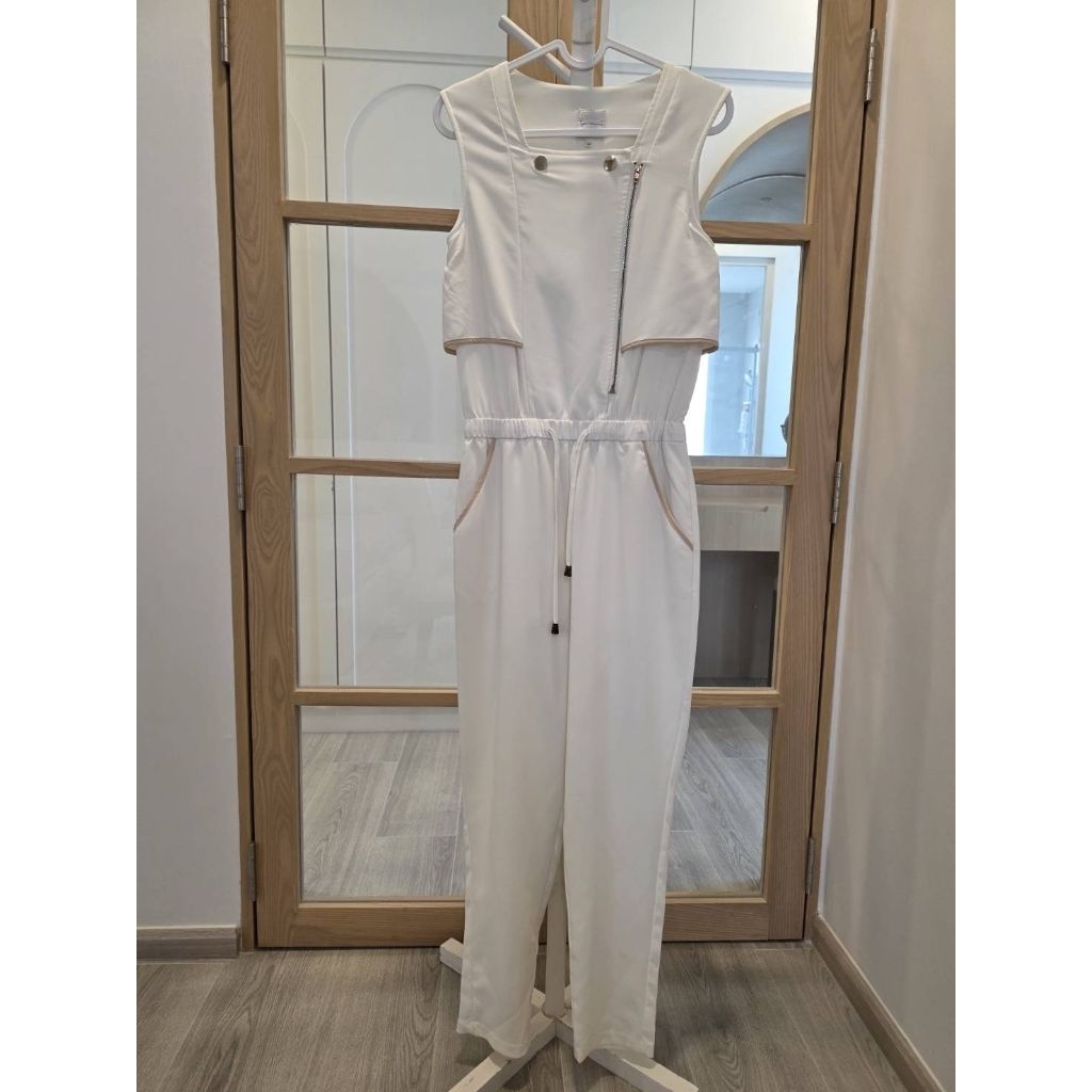 Jumpsuit ของ Lyn around