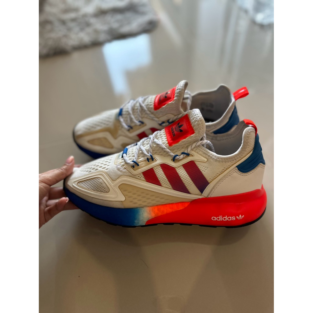 adidas ZX2Kรองเท้ามือสองใส่ประมาณ 5 ครั้งได้ size42ขอคนรับได้นะคะ
