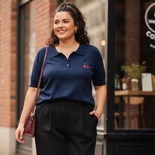 เสื้อไหมพรมคอปกสีพื้นปักเชอรี่ หน้าผ้า 50“