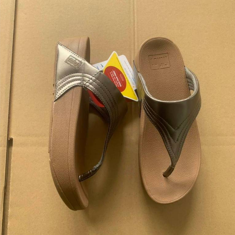 Fit flop Flip รองเท้าแตะผู้หญิ่งแบบหูคีบ มี4สีรองเท้าเบาพืนนี่มใส่สบายเท้าใส่สวยกับทุกแบบเสือผ้าใส่ได้ทุกวันส่งไว่1-3วัน