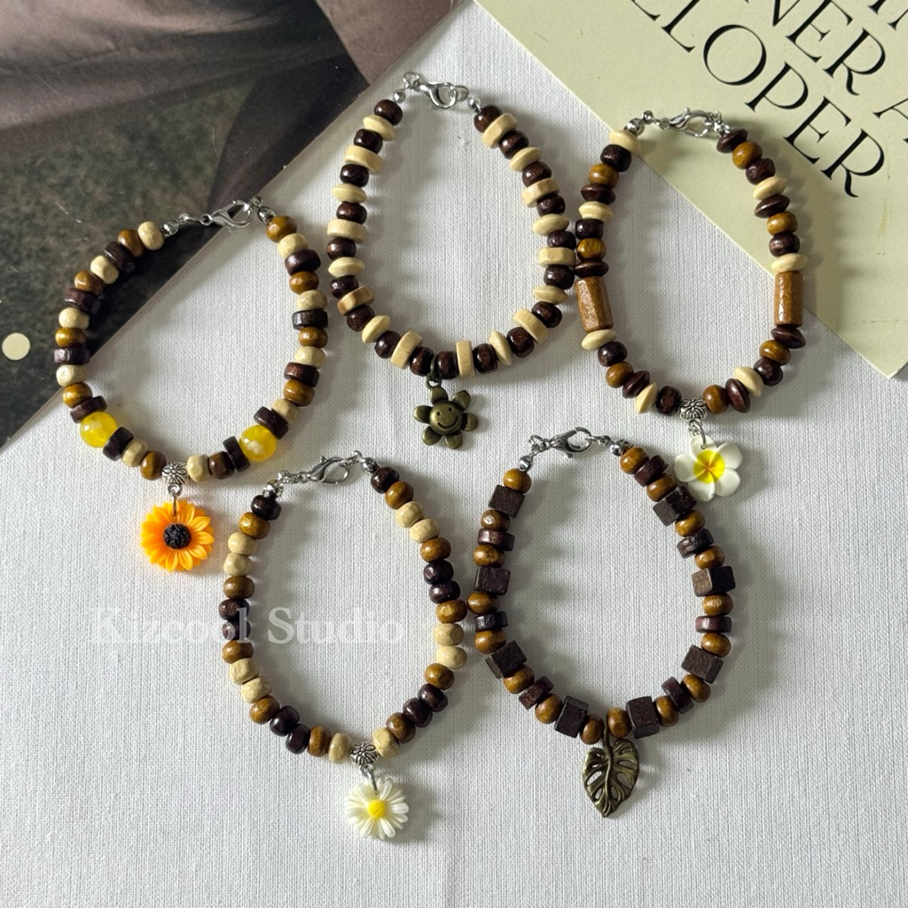 Kizcool Studio | กำไลข้อมือวินเทจลูกปัดไม้ สร้อยข้อมือไม้  งานhandmade ไปทะเล สไตล์วินเทจ แฟชั่น ยุคสมัย