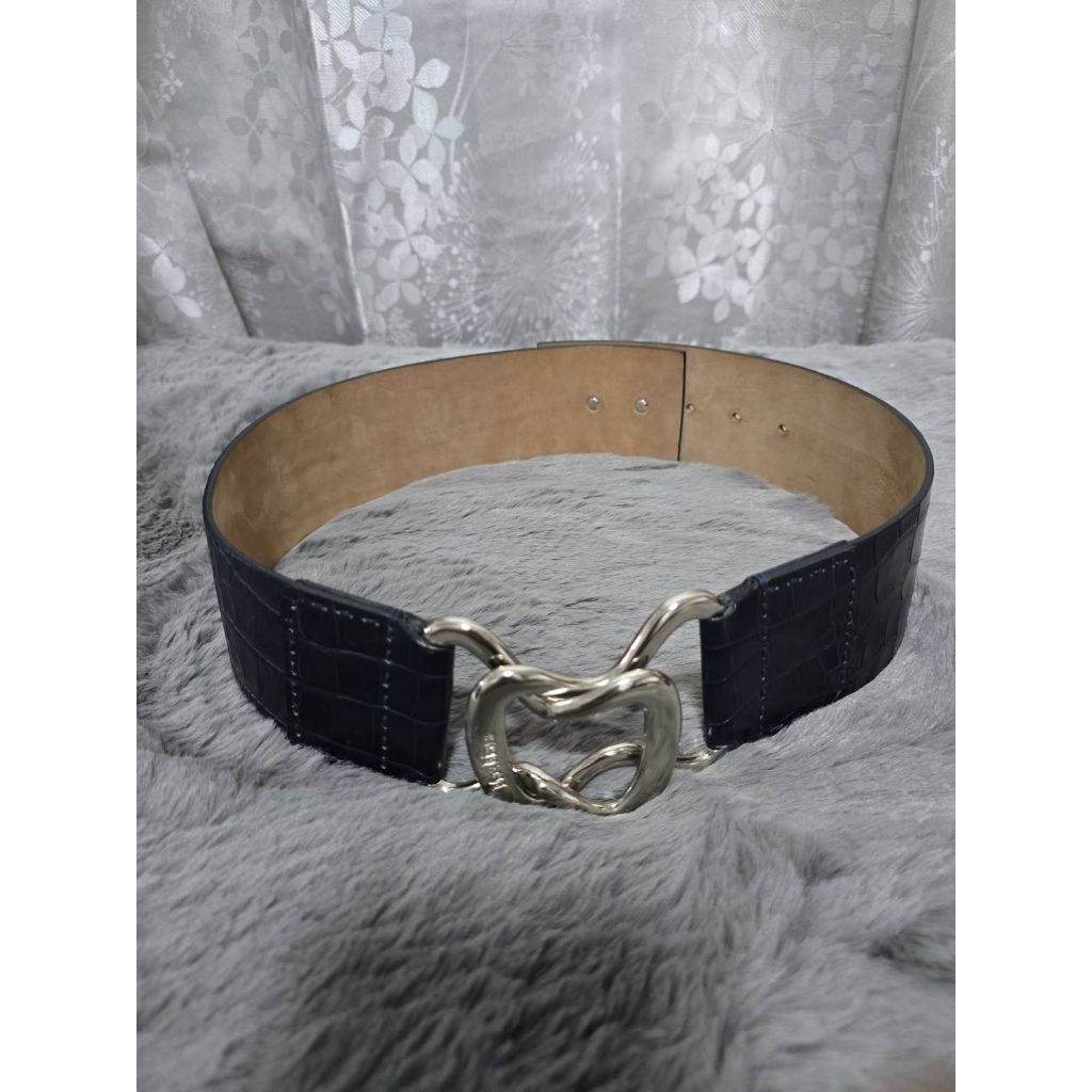 No.. 69 เข็มขัดหนังแท้แบรนด์ Max Mara ของแท้ สภาพดีสวยมาก