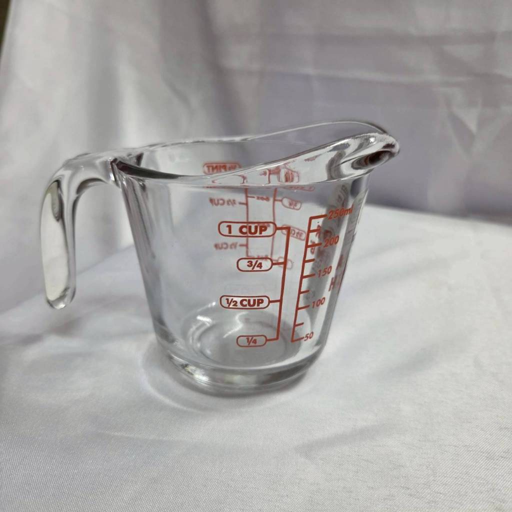ถ้วยตวงแก้ว ขนาด 250 ml ขีดแดง ตรา Anchor Hocking