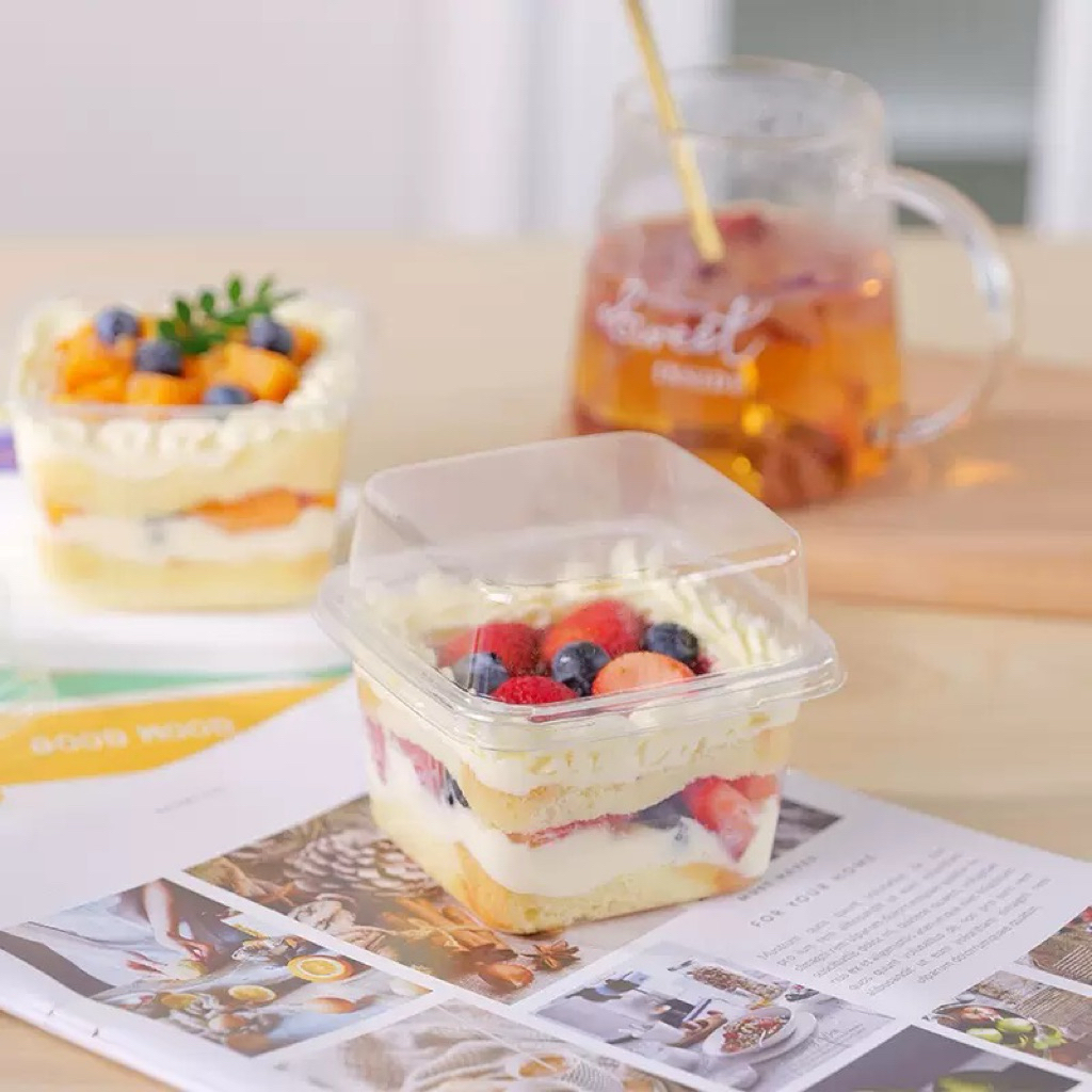 กล่องขนมพลาสติกใส พร้อมฝาปิด ทรงสูง 250ml (xy585)