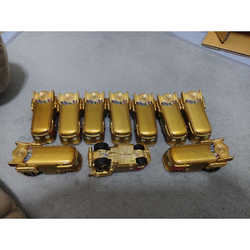 Hot Wheels Star Wars C-3PO Character Car 

