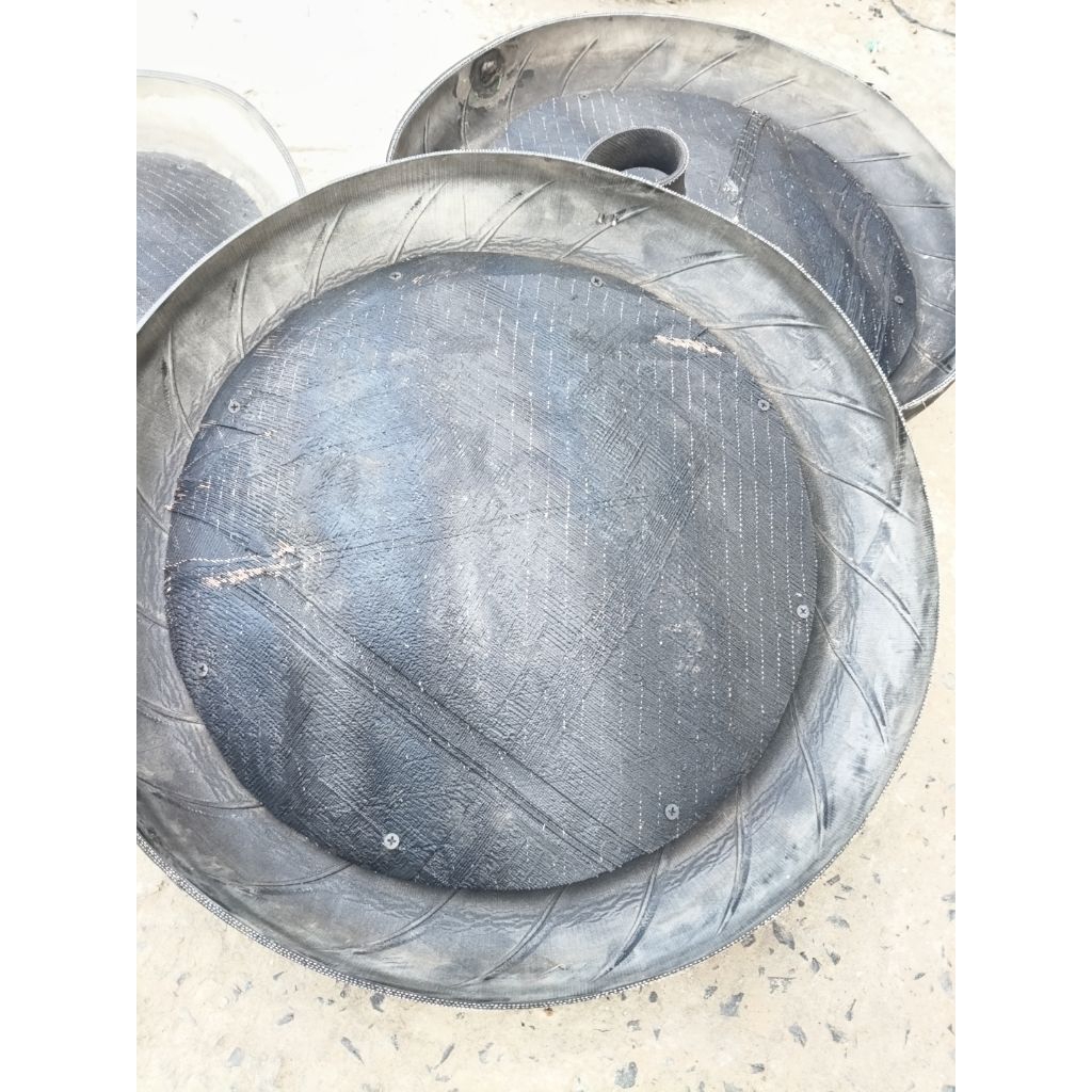 รางอาหารเป็ดไก่(ยางมอไซค์)กว้าง45-50 cm.  อ่างอาหารสัตว์