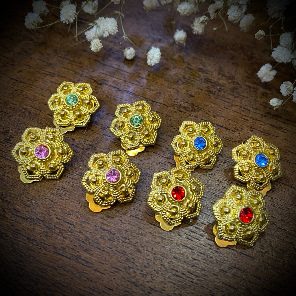 ตุ้มหูชุดไทยแบบหนีบสินค้าพร้อมส่งมีให้เลือกหลากหลายสี