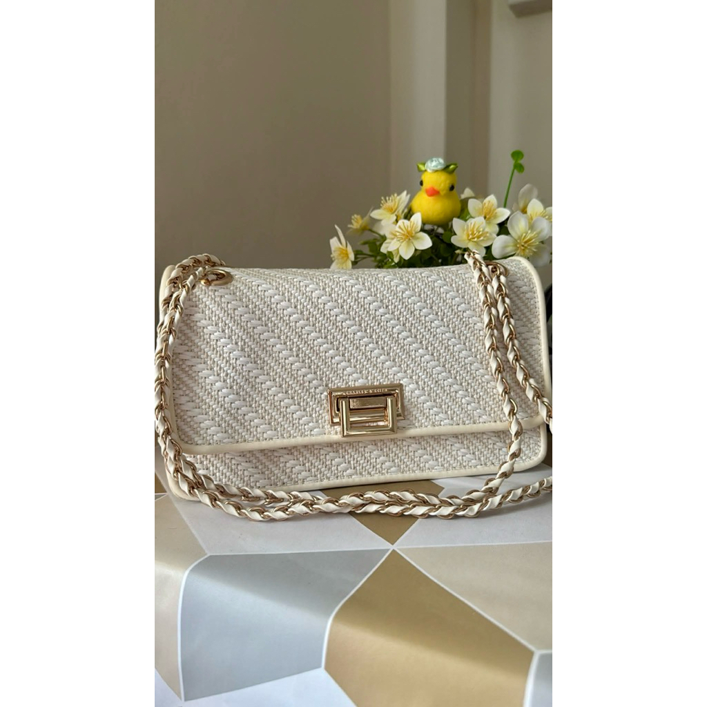 กระเป๋าสะพายCHALES&KEITH