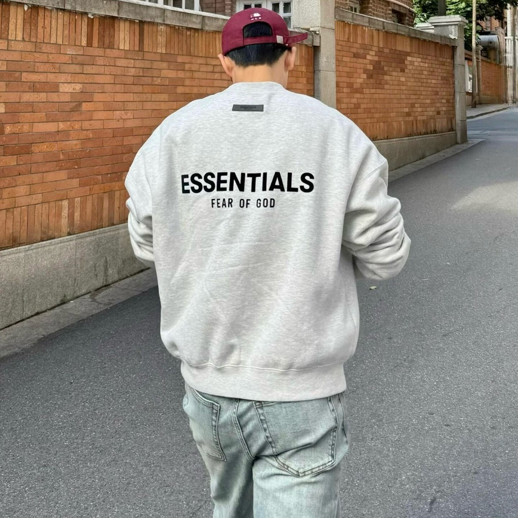 Essentials Sweater สเวสเตอร์ทรงโอเวอร์ไซส์