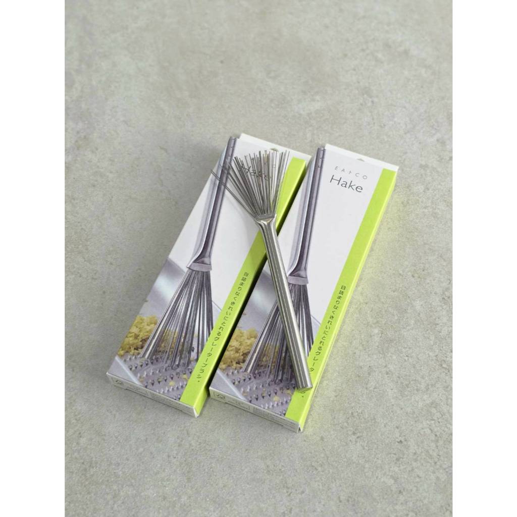 TTK063 YOSHIKAWA EAtoKO Hake Grater Brush Size W30 x D140 x H8 mm. (แปรงปัด)