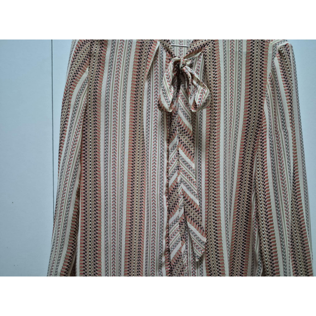 เสื้อเชิ้ตมีลวดลาย ยี่ห้อ xact ไซส์ S มือสอง