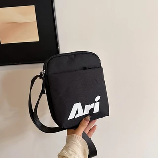 ARI ESSENTIAL BACKPACK - BLACK กระเป๋า เป้ อาริ ESSENTIAL BACKPACK สีดำ