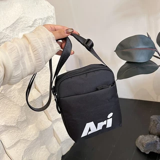 ARI ESSENTIAL BACKPACK - BLACK กระเป๋า เป้ อาริ ESSENTIAL BACKPACK สีดำ