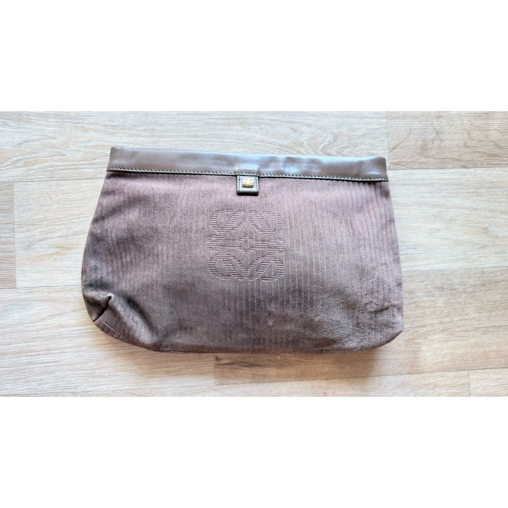 กระเป๋าแบรนด์ LOEWE มือสองvintage สภาพ90% (รับประกันแท้100% ไม่แท้ยินดีคืนเงินเต็มจำนวน)