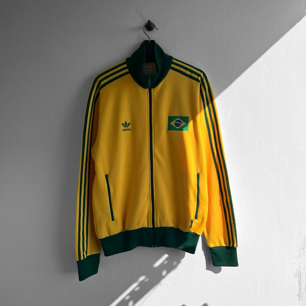 เสื้อแจ็คเก็ต FIFA AUTHENTIC VINTAGE 2005-2006 BRAZIL ADIDAS ORIGINALS TRACK JACKET แท้มือสอง100%