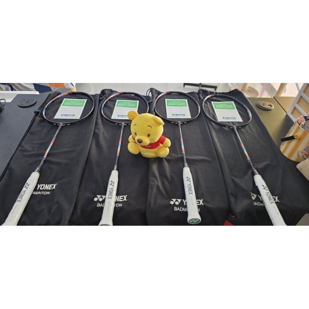 ไม้แบดมินตัน Yonex Nanoflare 700 Pro JP (4U5/4U6/5U5/5U6) พร้อมซองกำมะหยี่ และใบรับประกัน JP (ไม่รวม