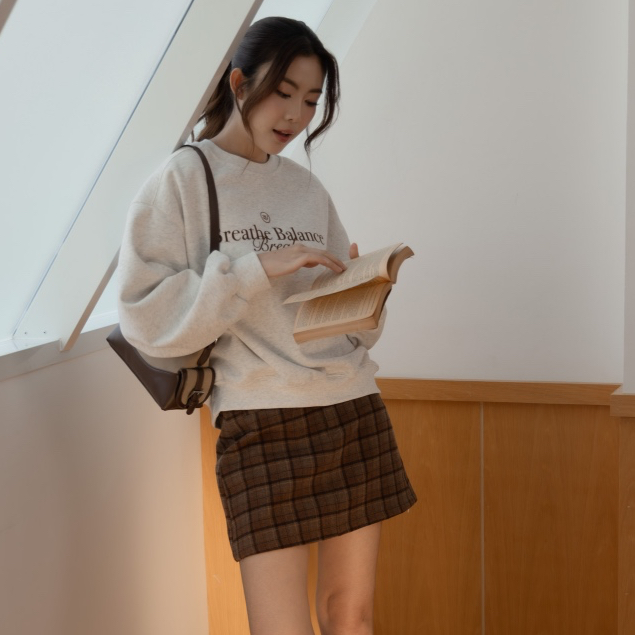 avo กระโปรงผ้า wool ลายสก็อตแต่งกระเป๋าหลอก obel mini skirt
