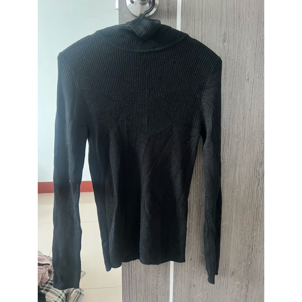 ส่งต่อ เสื้อไหมพรมคอเต่า GU ฟรีไซต์