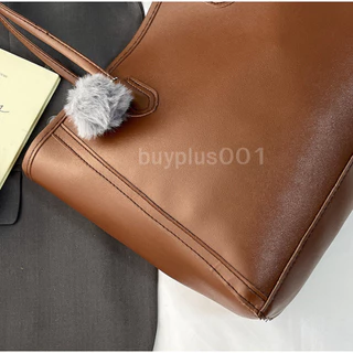 B-885 พร้อมส่งจากไทย กระเป๋าสะพายไหล่ หนังPU สีเรียบ มีให้เลือก 4สี แฟชั่น สไตล์เกาหลี มีพวงกุญแจให้ สำหรับคุณผู้หญิง