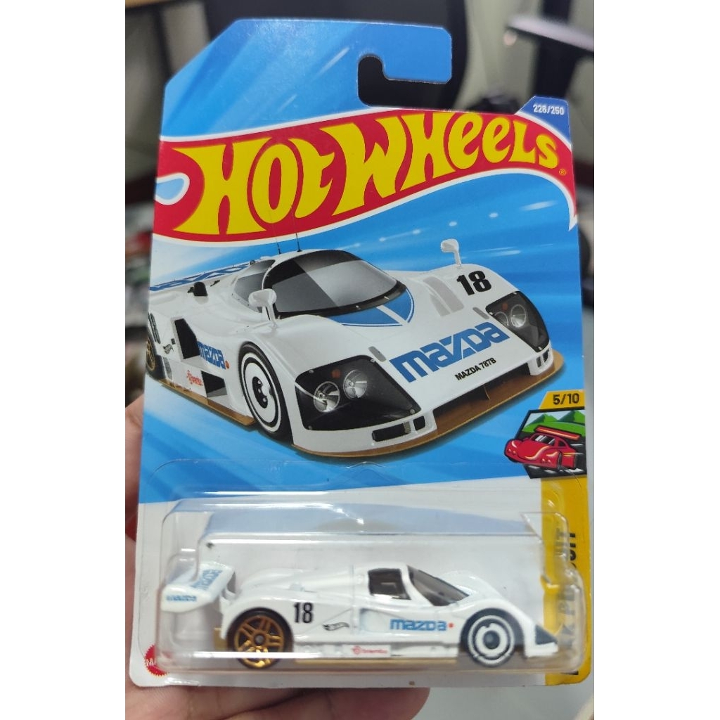HotWheels Mazda 787B 1:64