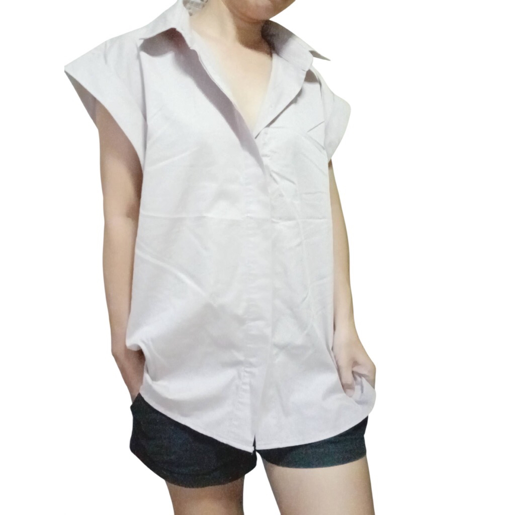 เสื้อทรงปกแข็ง โชว์เนินคอ เนินอก แขนสั้น พับแขนเบิ้ล  Bright by Aruna