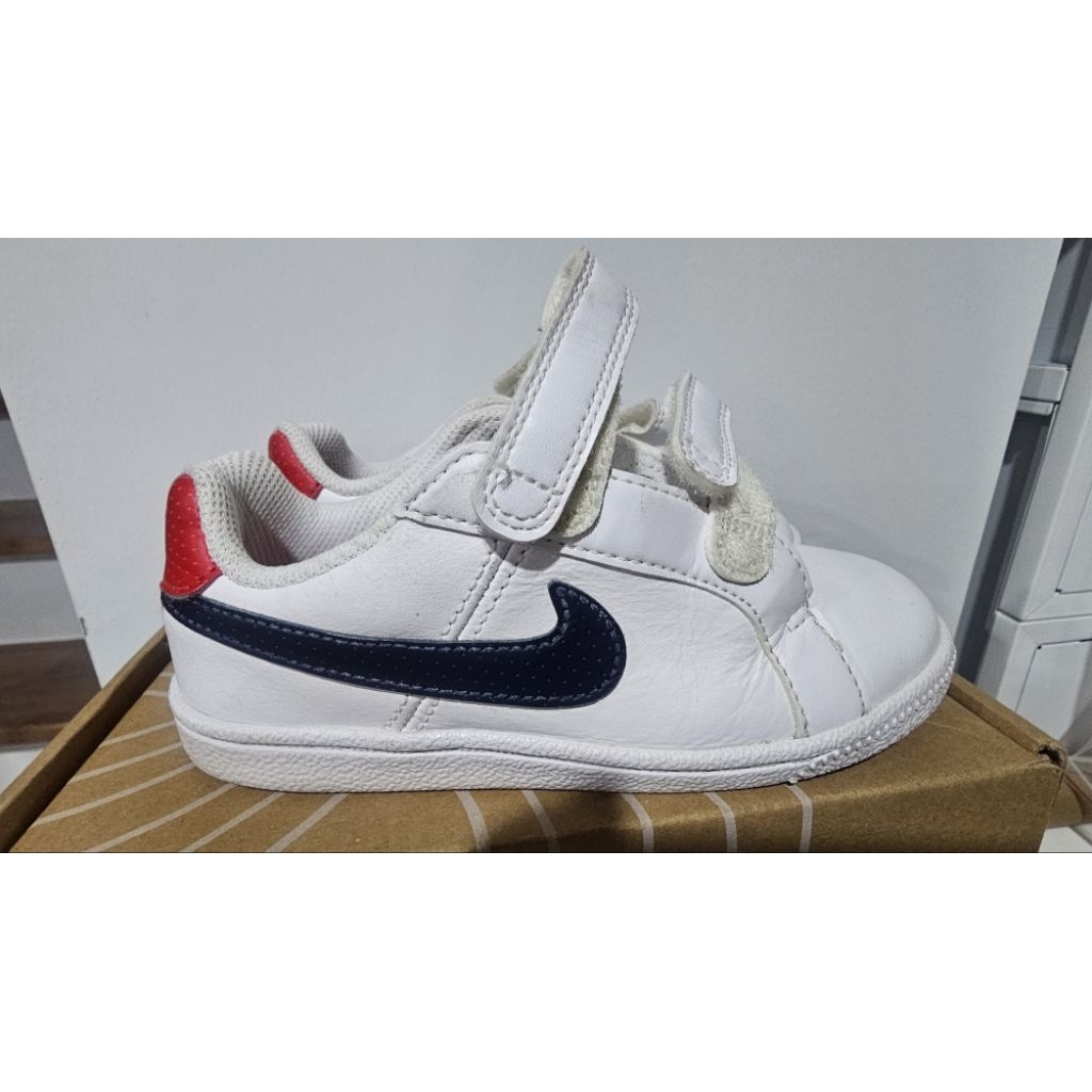 รองเท้าผ้าใบเด็ก nike