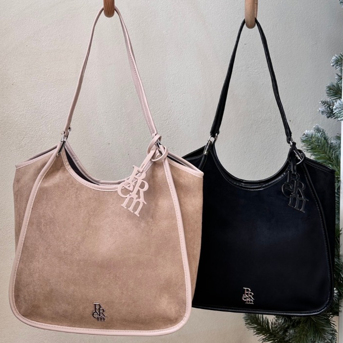 กระเป๋าสะพายไหล่ PU SUEDE ชาลอต แถมพวงกุญแจ Prem + กระเป๋าใบเล็ก #926