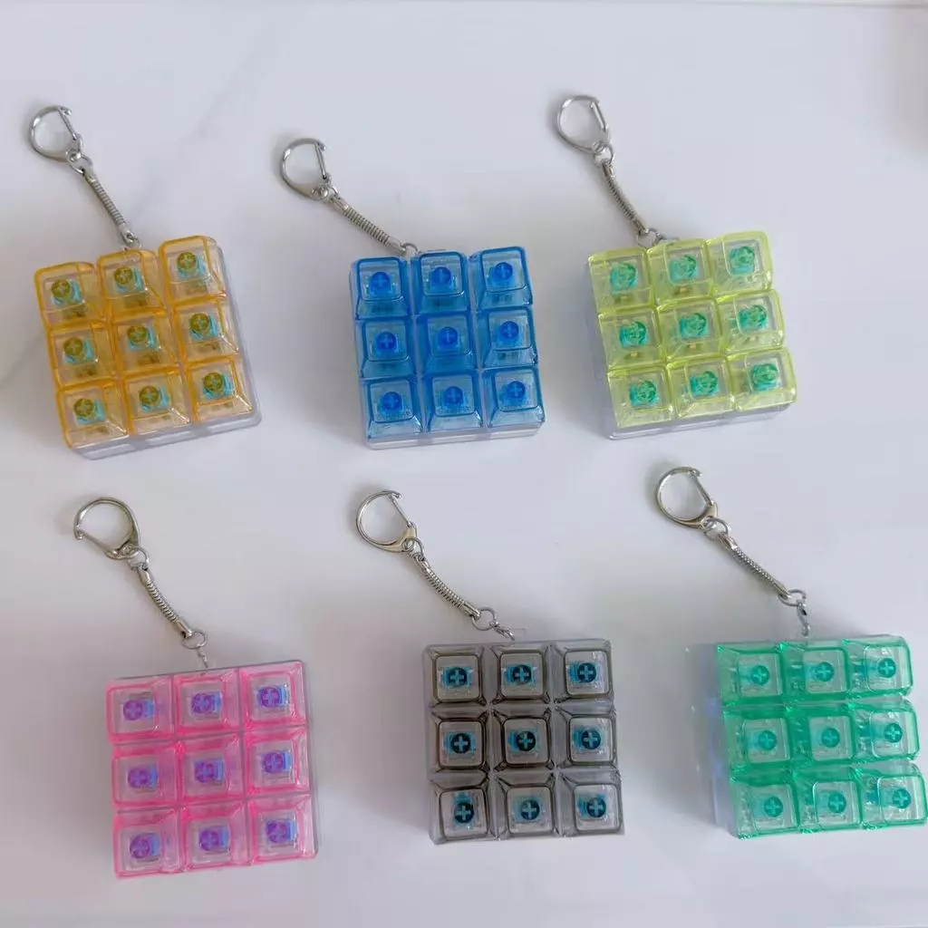 คีย์บอร์ด Fidget Toy 9 คีย์ Keychain Clicker ของเล่น Fidget สำหรับเด็ก ขนาด 6x6x3 ซม. ดีไซน์น่าสนใจ 
