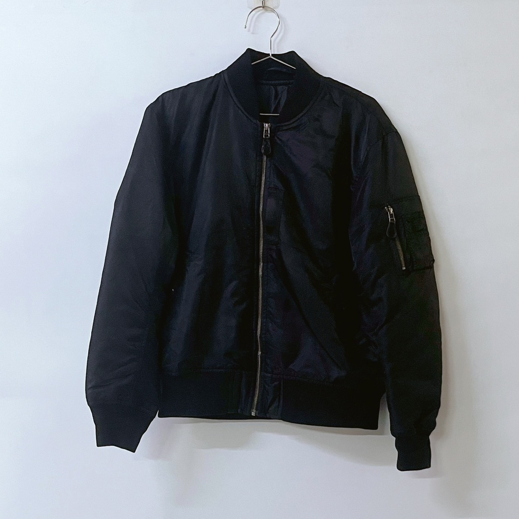 เสื้อ Bomber Jacket GU สีดำ
