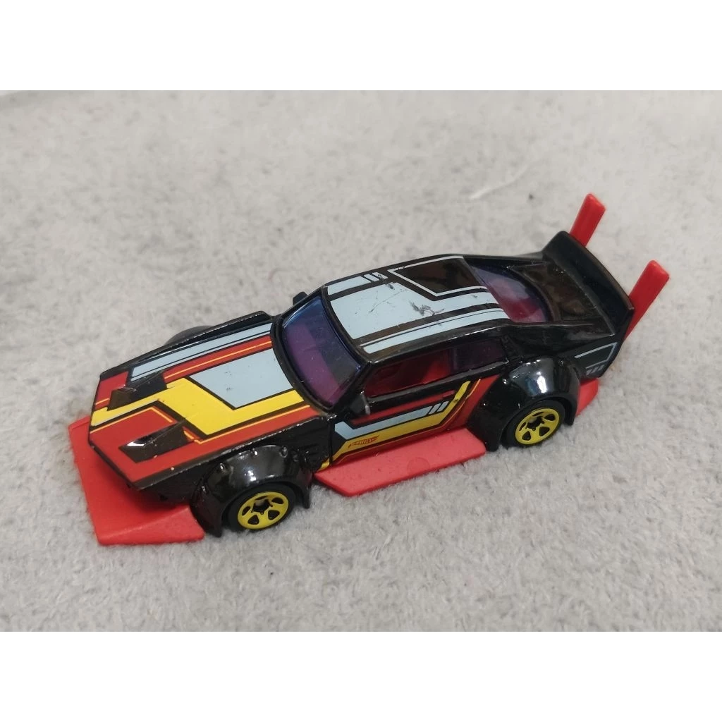 Hot Wheels Mad Manga มีรอยทุกคัน