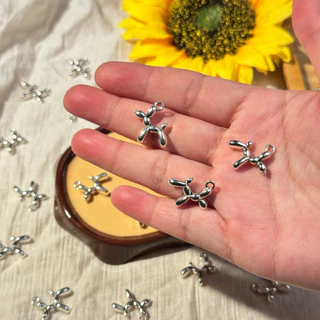 จี้หมาลูกโป่งโลหะผสม สีเงินเงา – Balloon Dog Metal Charm Pendant สำหรับงาน DIY เครื่องประดับ