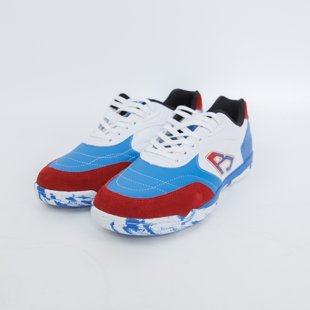 [ฟรีถุงเท้ากันลื่น]รองเท้าฟุตซอล Breaker (BK1230) หน้าหนังกลับ พื้นลายหินอ่อน แถม 1 Socksy ขาว