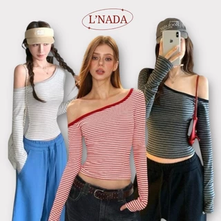 L'NADA เสื้อครอปแขนยาวลายทางสุดชิค ดีไซน์เปิดไหล่ เพิ่มความเก๋ มี 4 สี เทา ดำ แดง น้ำตาล พร้อมส่งจากไทย(5133)