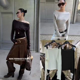 🛵 (พร้อมส่ง ครีม ขาว) เสื้อแขนยาวปาดไหล่แต่งอะไหล่สีเงินรุ่น…