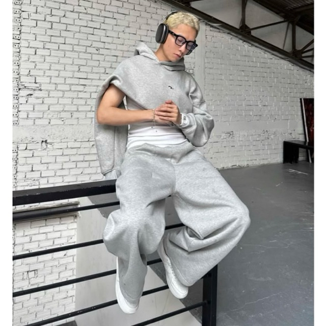 Pre-order(14-20days)แบรนด์เวียดนาม🇻🇳WHOSE.STO | COMBO CORE HOODIE & SWEATPANT - Unisex Cotton Hoodie and Sweatpants🤍