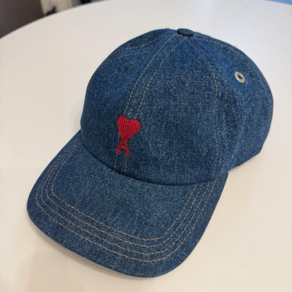 รุ่นฮิตในกระแส 🧢AMI PARIS Heart Logo Denim Cap  – ของแท้ 💯 พร้ รุ่นยอดฮิตใส่กับชุดอะไรก็ 😎 🆒🆒 scan q