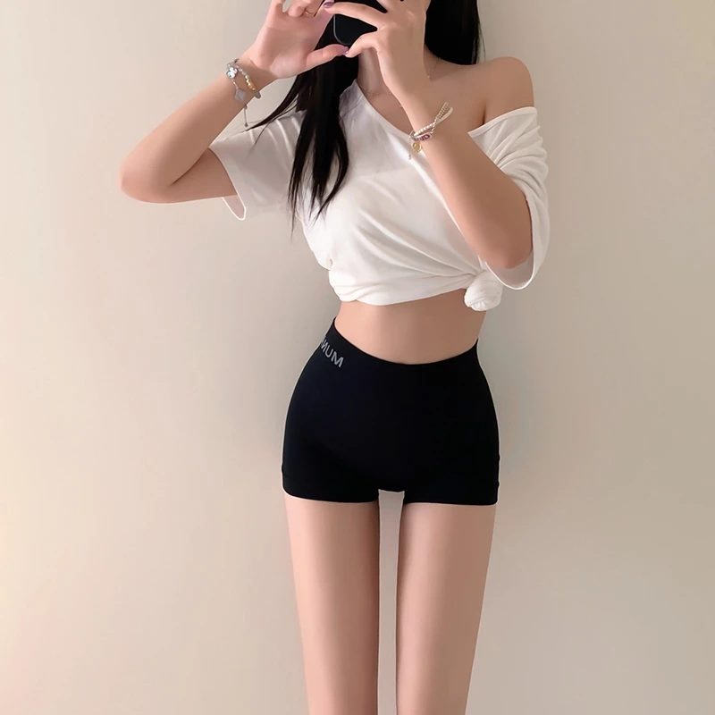 บ๊อกเซอร์ผู้หญิง ไร้ตะเข็บ เอวกลาง ผ้านุ่มยืดหยุ่น ใส่สบาย กระชับสัดส่วน 24-38นิ้ว NY128