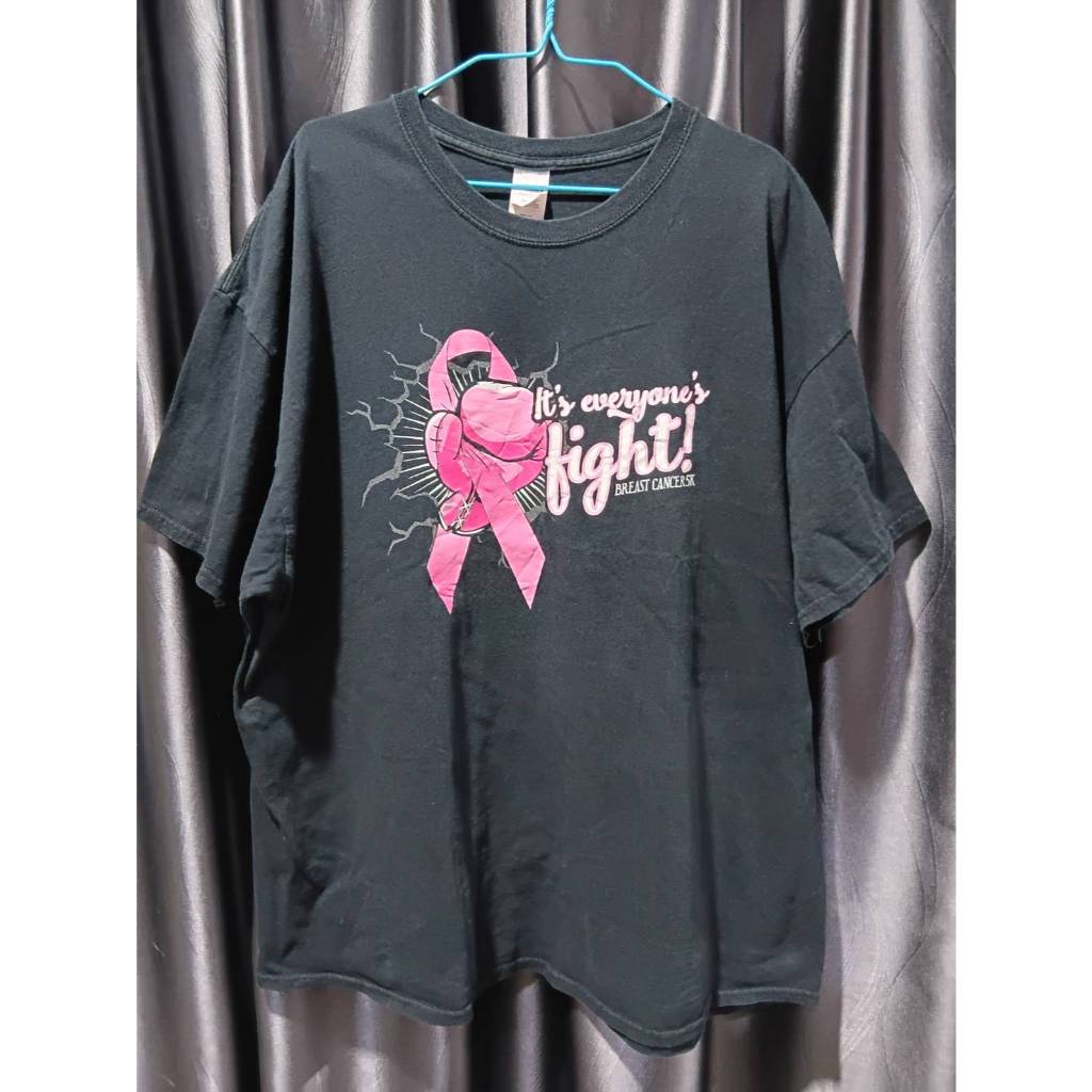เสื้อวินเทจลาย " It's everyone's fight! Breast Cancer 5K "  T-Shirt Size XXL ยาว 31 นิ้ว รอบอก 52 นิ