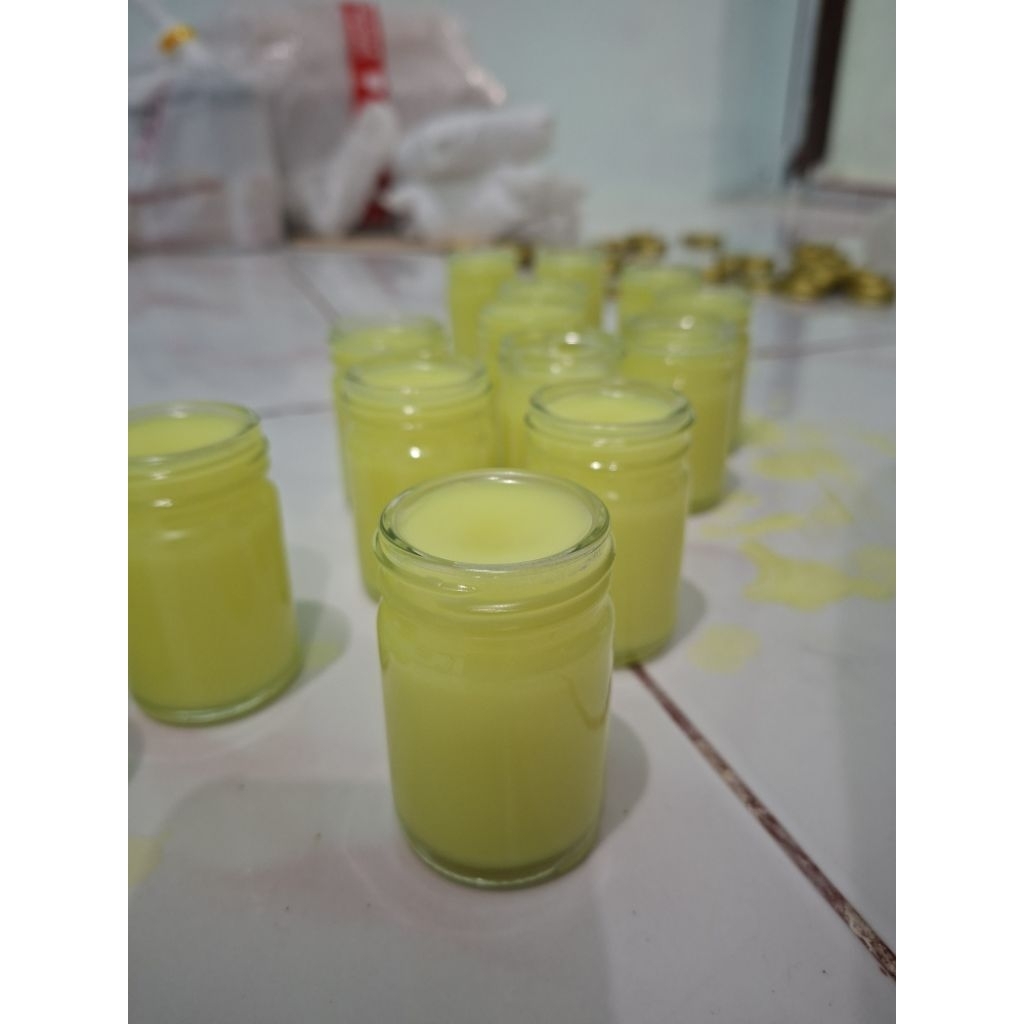 ขวดบรรจุขี้ผึ้งรวมสมุนไพร