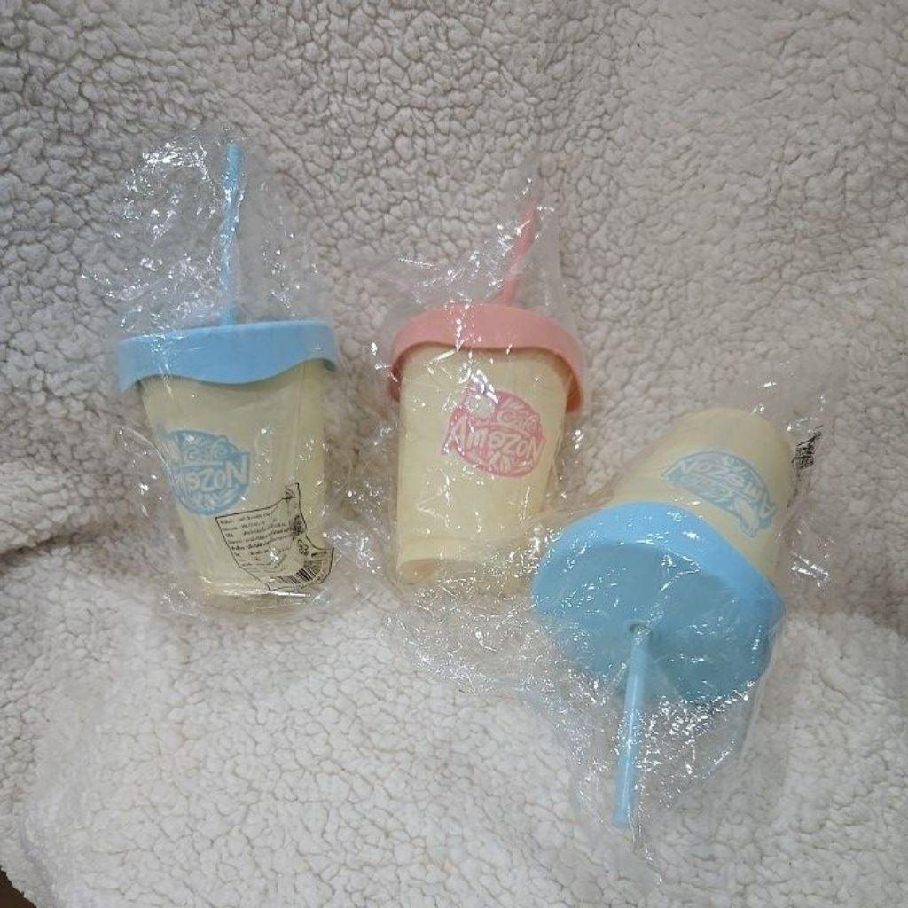 แก้วพลาสติก สะพานเหลือง จาก Amazon