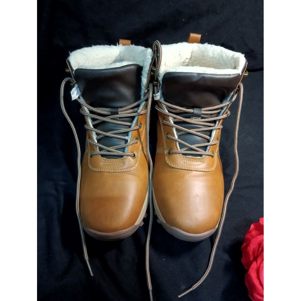 รองเท้าลุยหิมะ ส่งจากไทย หุ้มข้อ รองเท้ากันหนาว รองเท้าหนังหุ้มข้อ leather boots รองเท้ากันหิมะ ผู้ช