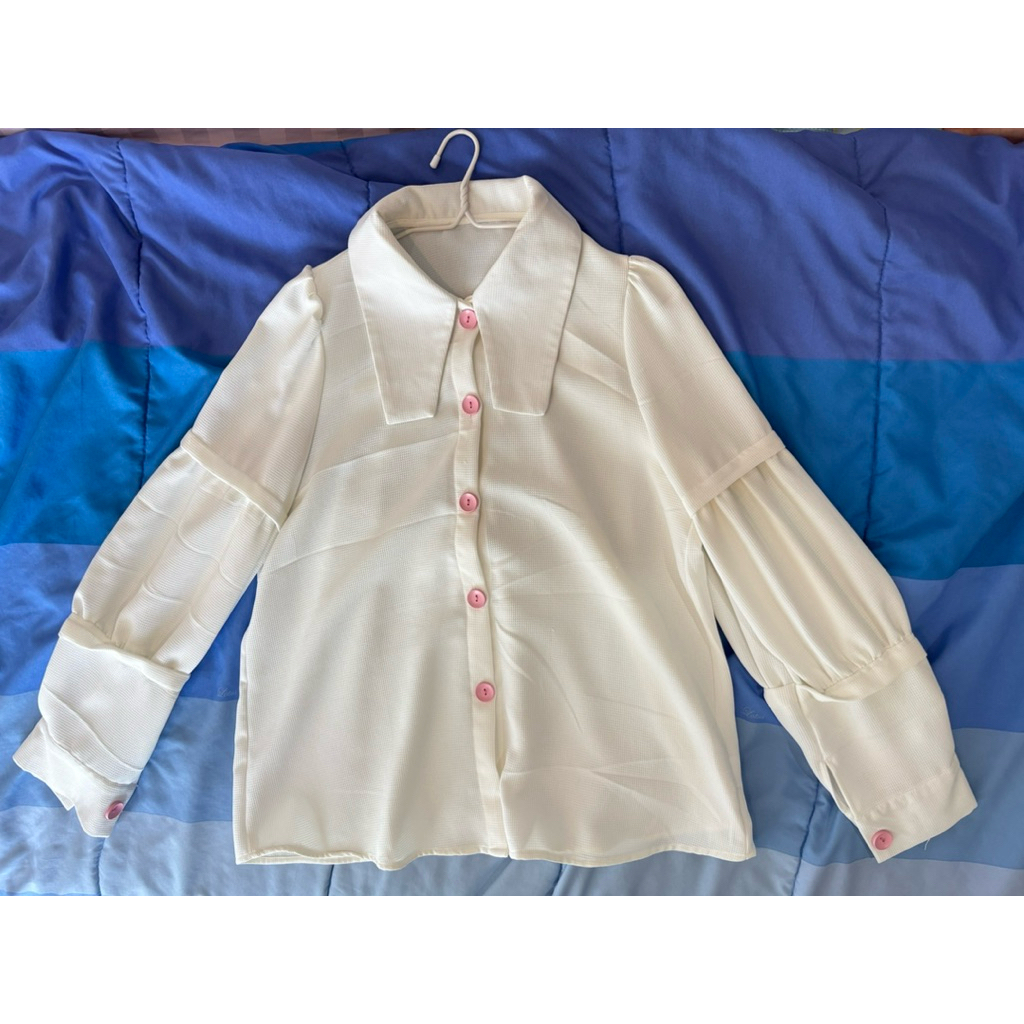 Iris Boutique Shirt เสื้อเชิ้ตแฟชั่นสีขาว มือสอง อก40