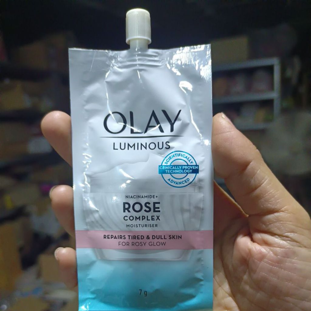 OLAY โอเลย์ ลูมีนัส ผลิตภัณฑ์บำรุงผิวหน้าฟื้นฟูบำรุงให้สายอมชมพูมี 2 สูตรปริมาณสุทธิ 7 กรัม