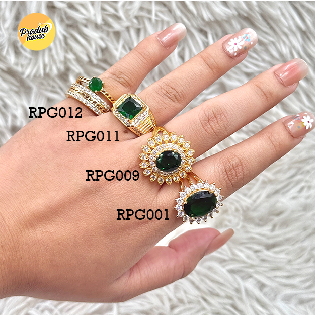 4ลาย จำนวนจำกัด  ขายดี แหวนมรกตสีเขียว มีหลายแบบสวยๆ  แฟชั่นเรียบง่ายใส่ได้ทังผู้หญิง และผู้ชาย