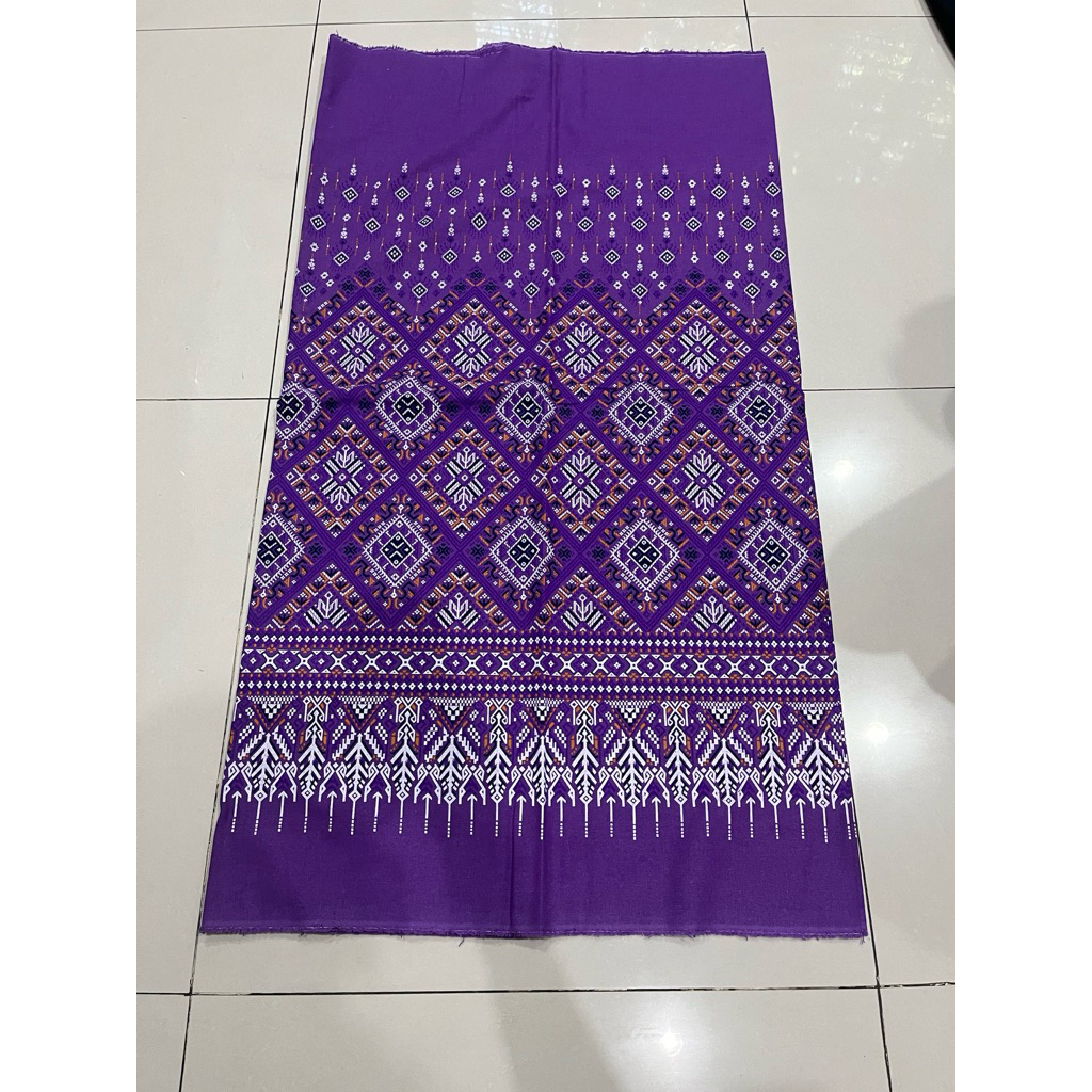 ผ้าฝ้ายพิมพ์ลายแพรวากาฬสินธ์ุ สีสวยสด (แบบไม่เย็บ)   พิมพ์ทองลายสวย - รูปที่ 6