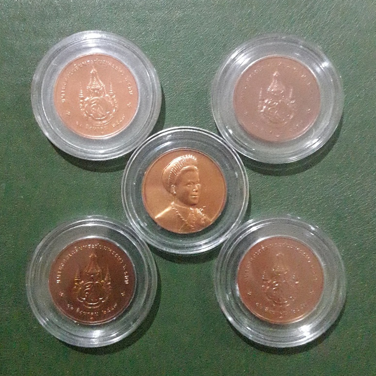 เหรียญทองแดงพ่นทราย ที่ระลึก 6 รอบ ฯ ไม่ผ่านใช้ พร้อมตลับอย่างดี - รูปที่ 2