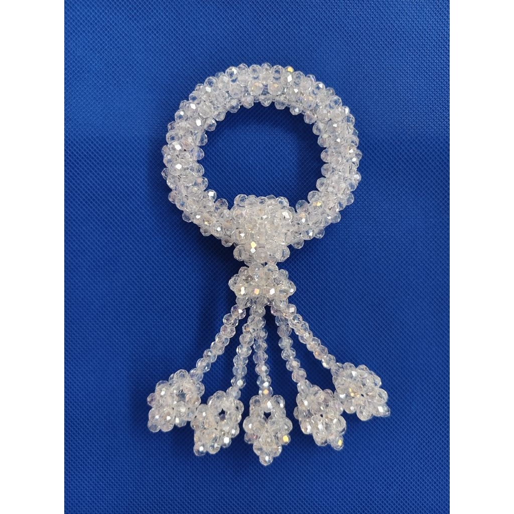 พวงมาลัยคริสตัล​ สีขาว​                (Size​ M)​