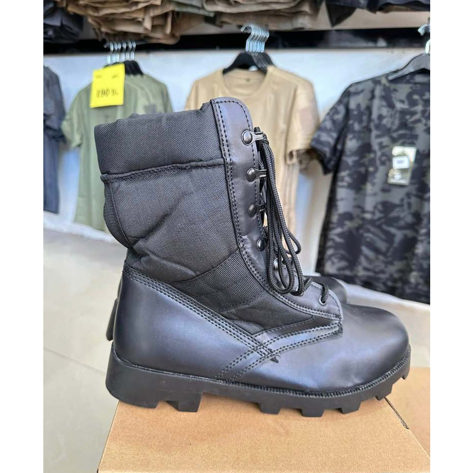 รองเท้าจังเกิ้ล Combat Boots  สีดำ สีทราย  Combat Boots ราคา 590 บาท