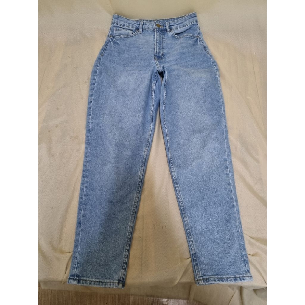 x61. H&M กางเกงยีนส์ผู้หญิงแบรนด์แท้มือสองสภาพ 90% ใหม่มากกกก
